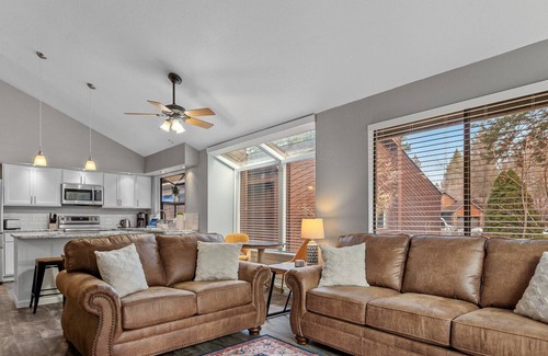 Rathdrum Maison | Twin Lakes Village Home—Golf Retreat, Community Pool, Corner Lot, and Single-Level Living!