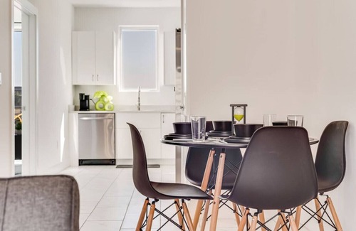 Downtown Dallas Appartement | Twin Metroview Apartments I King Bed I FreeParking