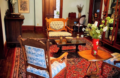 Verona Maison | Twin Oaks- Historical Home