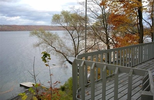 Trumansburg Cottage | Twin Pines, Cottage de charme au bord du lac Cayuga avec une vue imprenable
