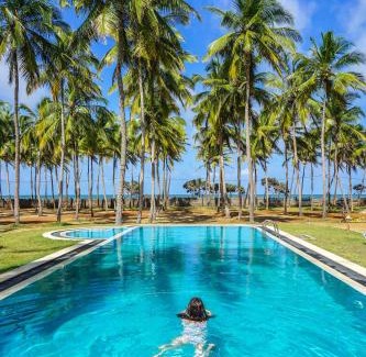 Arachchikattuwa Chalet De Ski | Twin Waters Resort