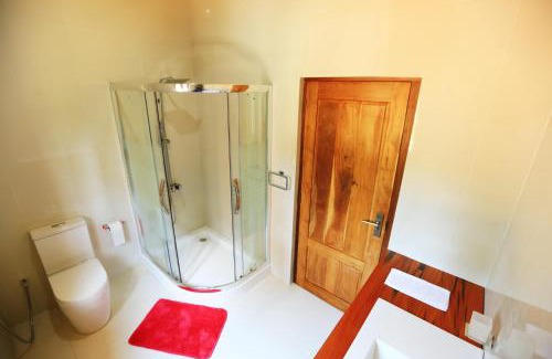 Arachchikattuwa Chalet De Ski | Twin Waters Resort