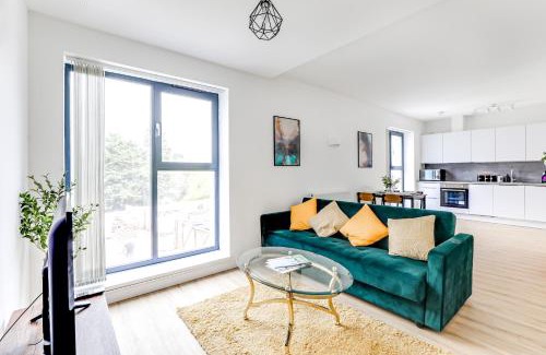 Potters Bar Appartement | Two Bed Apartment - 20 minutes train into King Cross London - Perfect for families & contractors close to Royal Vet College & M25 Free Parking