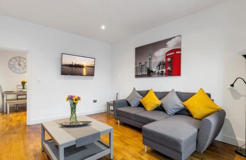 Bush Hill Park Appartement | Two Bed Flat in Bush Hill Park