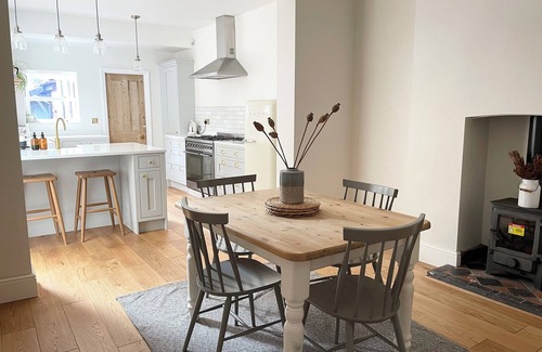 Birmingham Maison | Two Bed Victorian Townhouse Opposite QE/University