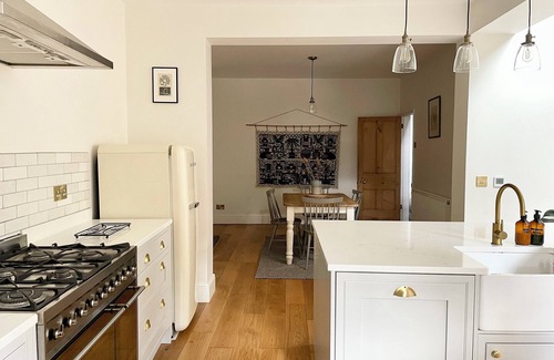 Birmingham Maison | Two Bed Victorian Townhouse Opposite QE/University