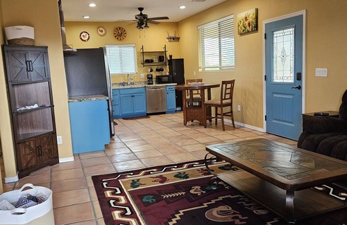 San Tan Valley Maison | Two bedroom 1 bath Casita, full kitchen, bath and laundry