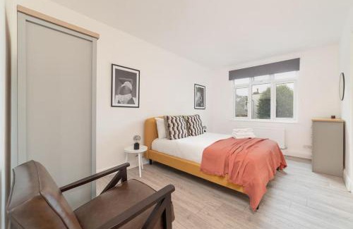 Nightingale Appartement | Two Bedroom Apartment By Buonomo Stays Short Lets & Serviced Accommodation in Balham with Balcony