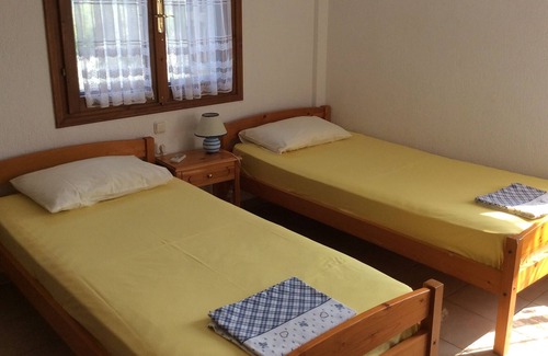 Pella Region Appartement | Two bedroom apartment in pretty seaside village