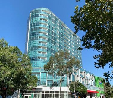 North Melbourne Appartement | Two Bedroom Apartment In North Melbourne with Parking