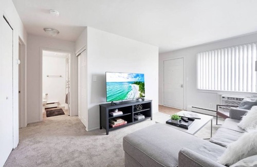 Gibraltar Appartement | Two bedroom apartment - Near parks and Detroit River!