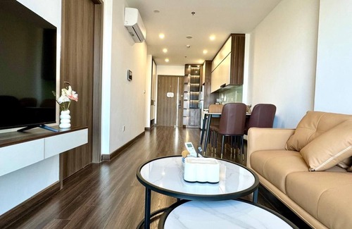 Le Chan Maison | Two-Bedroom Apartment with City View