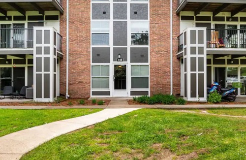 Walpole Appartement | Two-bedroom apartment with AC and WIFI in the delightful neighborhood of Norwood