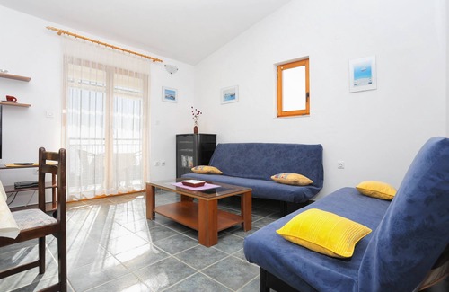 Sevid Appartement | Appartement de deux chambres avec le balcon et la vue sur le mer Sevid, Trogir (A-2044-a)