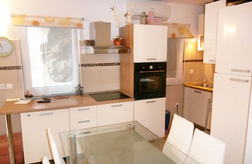 Valun Appartement | Appartement de deux chambres avec la terrasse Valun, Cres (A-8086-e)
