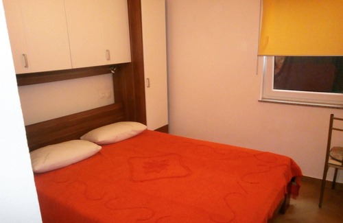 Valun Appartement | Appartement de deux chambres avec la terrasse Valun, Cres (A-8086-e)