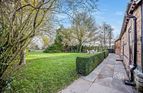 Pershore Cottage | Two bedroom barn conversion in the Cotswolds - The Byres