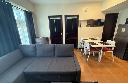 Bangkal Copropriété | Two Bedroom Condo in Makati- Good for 6!