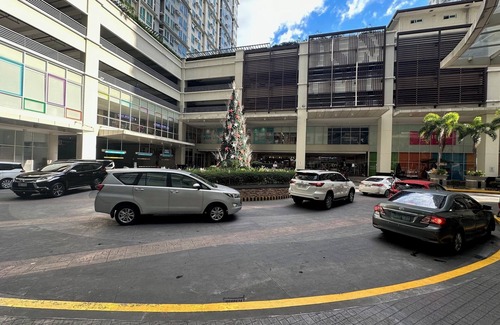 Bangkal Copropriété | Two Bedroom Condo in Makati- Good for 6!