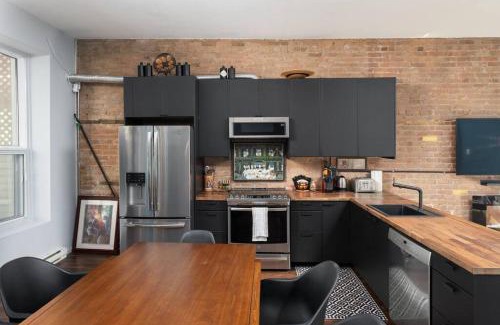 Plateau Mont Royal Appartement | Two bedroom duplex in Plateau Mont-Royal district