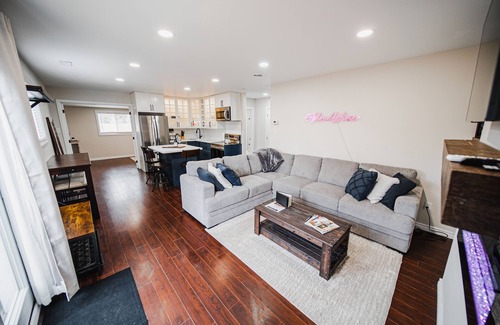 Vineland Maison | Two bedroom guest house in the heart of wine country!