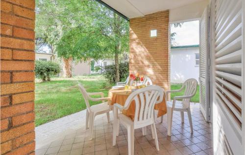Baia Domizia Maison | Two-Bedroom Holiday Home In Baia Domizia Saurunca