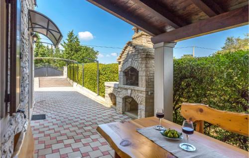 Rebici Maison | Two-Bedroom Holiday Home With A Fireplace In Barban