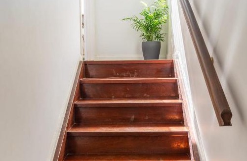 Nudgee Beach Maison | Two Bedroom Home near Nudgee Beach