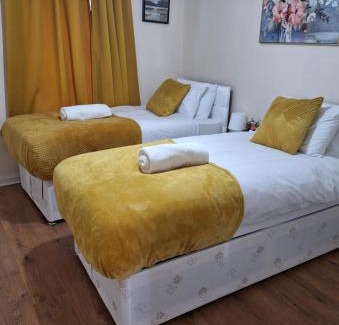 Smethwick Appartement | Two Bedroom Semi-detached Modern House in Birmingham