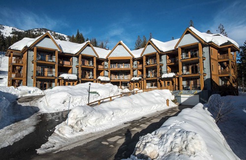 Rossland Copropriété | SilverTip Ski In Condo @ RED + Billets de remontée à prix réduit