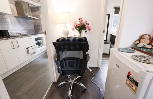 Northcote Maison | Two Bedroom Unit with Pool View & Private Bathroom &Kitchen