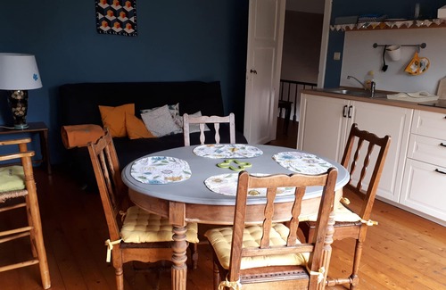 Ecaussinnes Maison | Deux chambres, cuisine, sdb à la Maison Brodée pour les familles