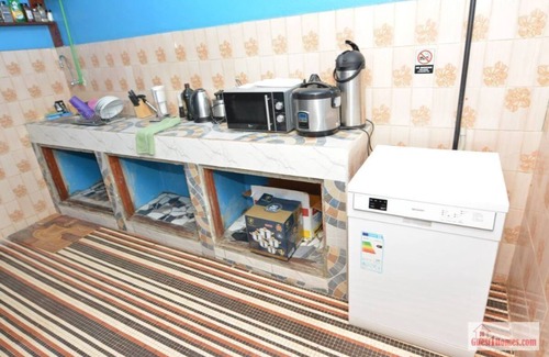 Porto-Novo Maison | Deux Chambres à l'Etage avec Apt. Entier et Wi-Fi