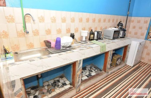 Porto-Novo Maison | Deux Chambres à l'Etage avec Apt. Entier et Wi-Fi