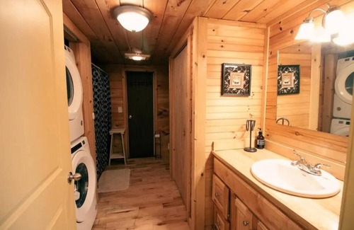 Abingdon Cabine | Two BR Cabin next to Creeper Trail