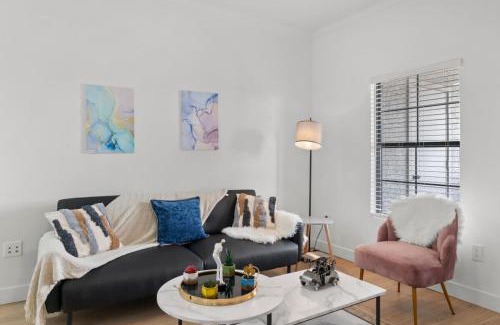 Chandler Appartement | TWO Bright CozySuites Apartment Downtown Chandler 06 & 07