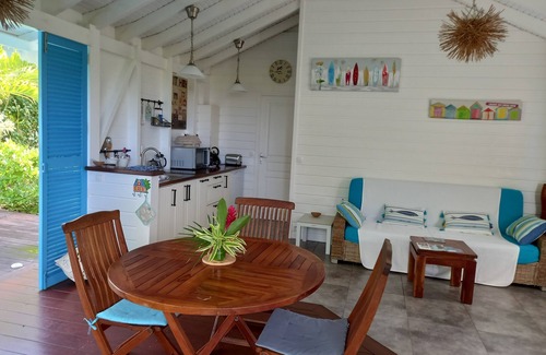 Saint-Louis Maison | Deux bungalows nichés dans un jardin tropical avec piscines privées et vue mer