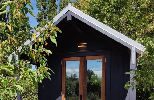 Greytown Cabine | Plum Tree Hideaways - two cabins close to town