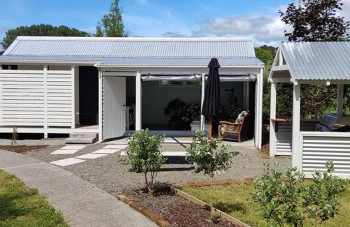 Greytown Cabine | Plum Tree Hideaways - two cabins close to town