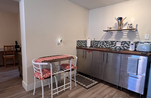 The Movie Colony Maison | Two Charming Guest Houses on a Mini-Estate w/ Private Pool & Spa / City ID#5340