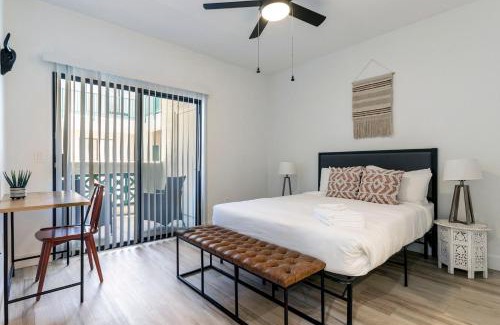 Pinnacle Peak Appartement | TWO CozySuites at Kierland Commons with pool
