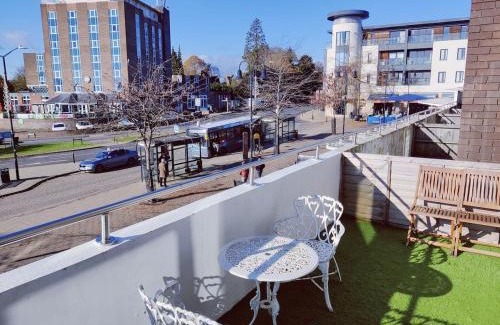 Kenilworth Appartement | Two Floor Flat in Town Center