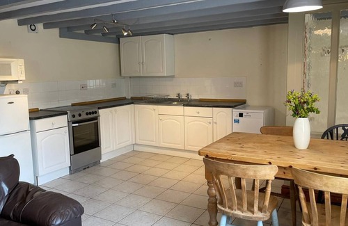 Tal-gareg Cottage | Cottage-Appartement-Salle de bain privée séparée-Vue sur la campagne-The Hobble