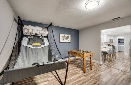 Lewisville Maison | Two Game Rooms with Hot Tub