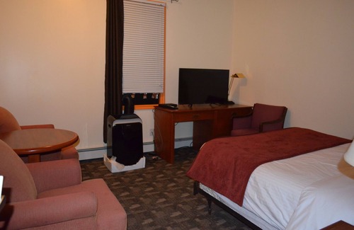Town of Two Hills Hôtel | Two Hills Inn