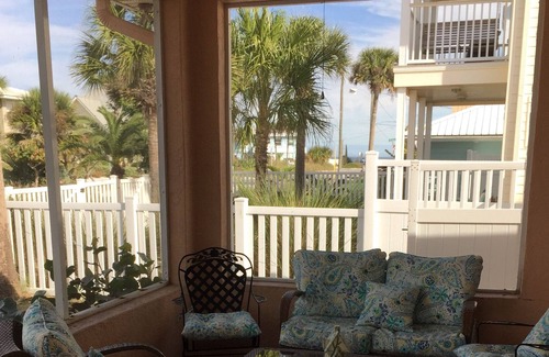 Boardwalk Cottage | Two minutes from the beach