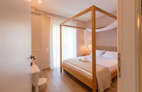 Psathopirgos Appartement | Two Olive Trees - Deluxe Apartments