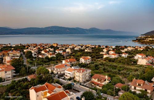 Psathopirgos Appartement | Two Olive Trees - Deluxe Apartments