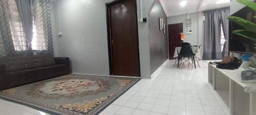 Kampong Raja Maison | Two One Homestay