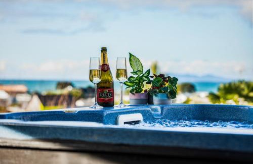 Mangonui Maison | Two Palms - Waihi Beach Holiday Apartment